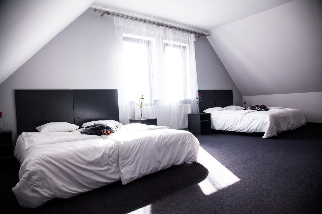 Essenza Party Center Bed and Breakfast Świdnica Εξωτερικό φωτογραφία